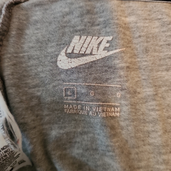 Nike Women's two-piece matching set size large color Grey, stretchy material - Picture 3 of 3